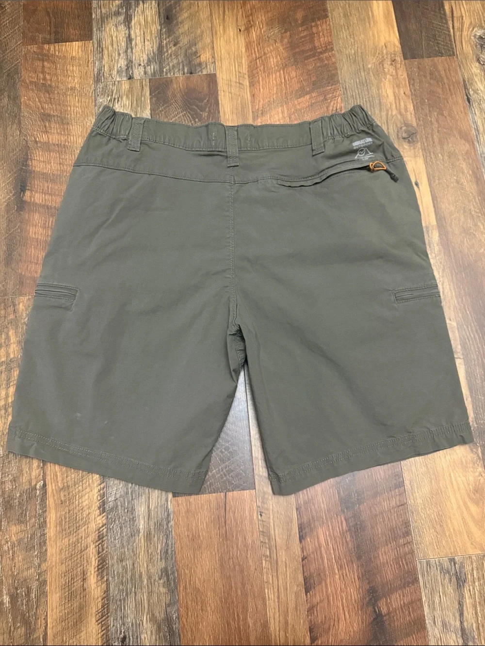 Signature Outdoors by Levi Strauss Cargo Hiking Shorts Olive Green W33 Stretch